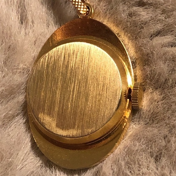 Vtg 60s caran bubble enamel pendant watch 17 jewels hand painted flowers - Picture 4 of 7